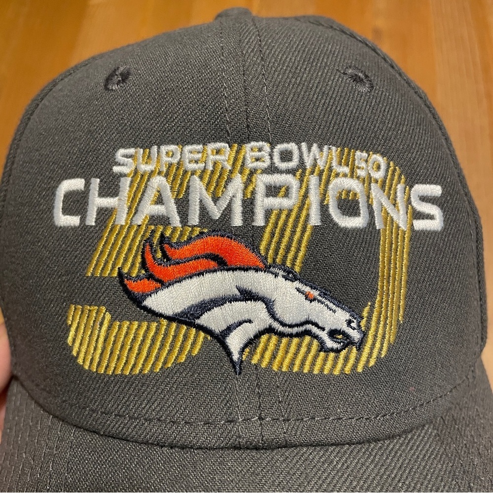 Denver Broncos New Era 9FORTY Super Bowl 50 Champions Velcroback Hat Gray